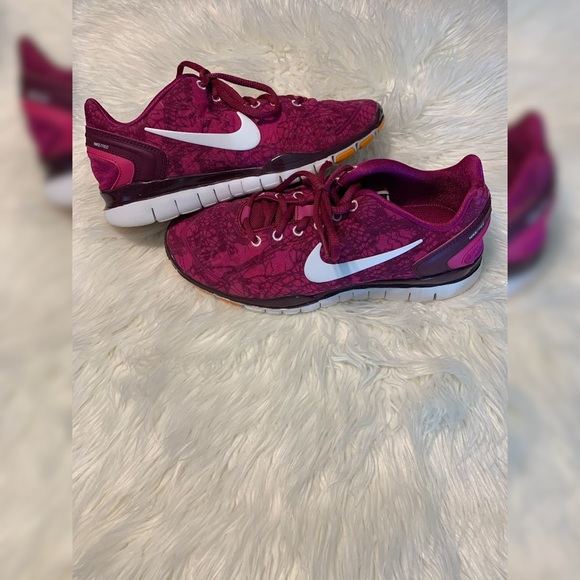 πSOLDπWomenβs Nike Free Run Running Shoe - Picture 2 of 3